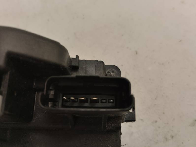 CERRADURA PUERTA DELANTERA DERECHA HYUNDAI I30 2009 1.4 (109 CV)