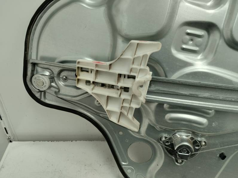 ELEVALUNAS TRASERO DERECHO HYUNDAI I30 2009 1.4 (109 CV)