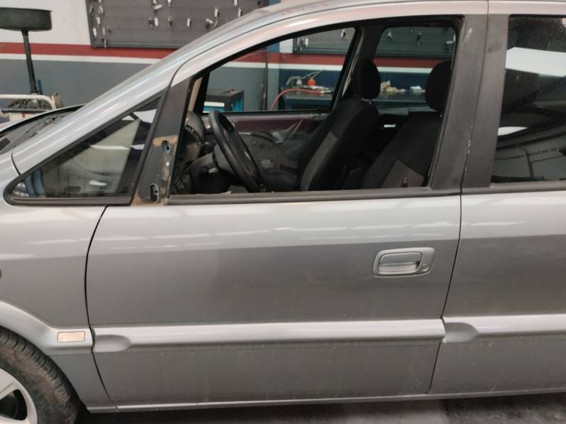 PUERTA DELANTERA IZQUIERDA OPEL ZAFIRA A 2004 2.0 DTI (101 CV)