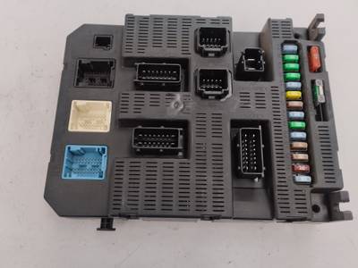 CAJA RELES FUSIBLES PEUGEOT 207 2006 1.6 HDI (109 CV)