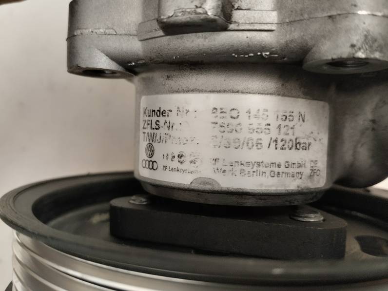 BOMBA DIRECCION AUDI A4 BERLINA 2006 2.0 TDI (140 CV)