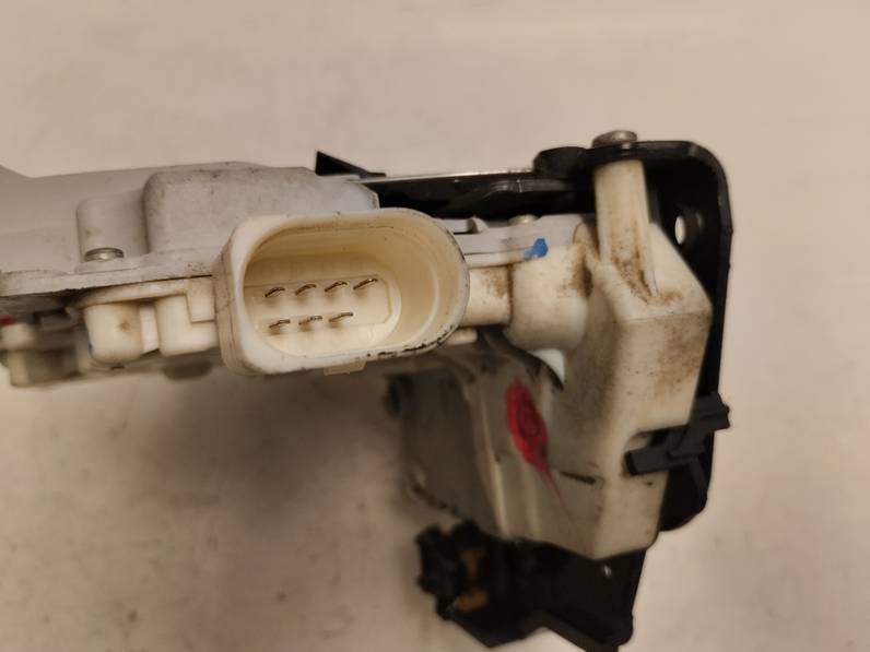 CERRADURA PUERTA TRASERA DERECHA AUDI A4 BERLINA 2006 2.0 TDI (140 CV)