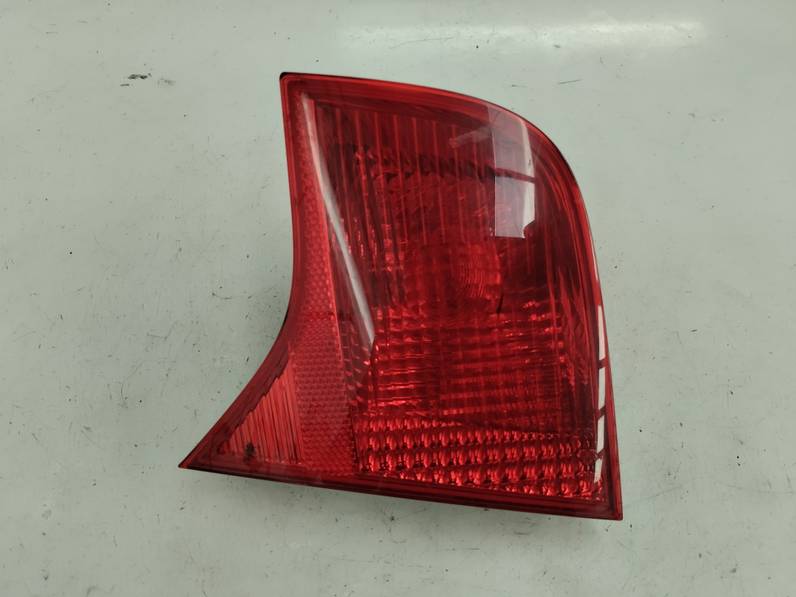 PILOTO TRASERO DERECHO INTERIOR AUDI A4 BERLINA 2006 2.0 TDI (140 CV)