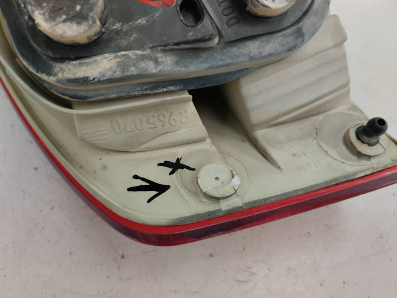 PILOTO TRASERO DERECHO AUDI A4 BERLINA 2006 2.0 TDI (140 CV)