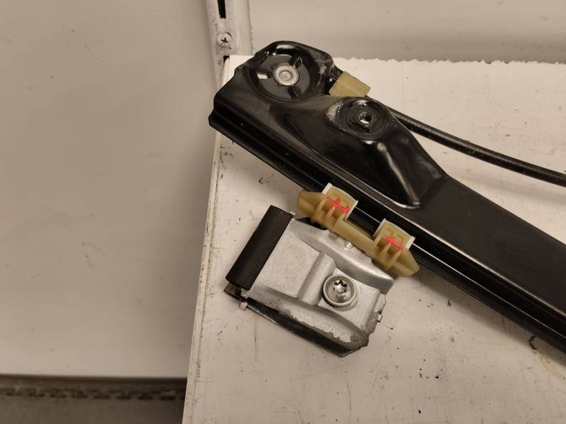 ELEVALUNAS DELANTERO IZQUIERDO SEAT LEON 2009 1.9 TDI (90 CV)