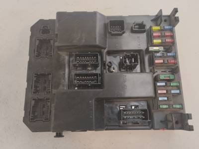 CAJA RELES FUSIBLES CITROEN C5 BERLINA 2004 2.0 HDI (109 CV)