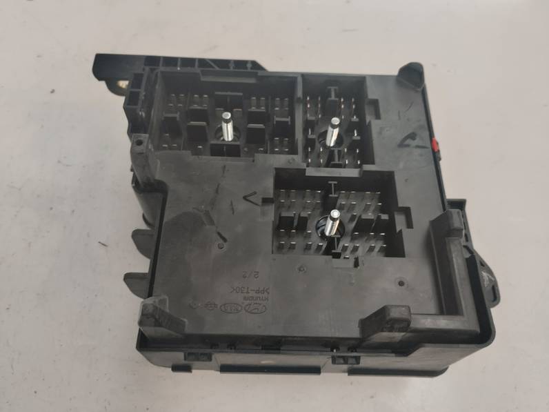 CAJA RELES FUSIBLES KIA CEE D 2009 1.6 CRDI (116 CV)