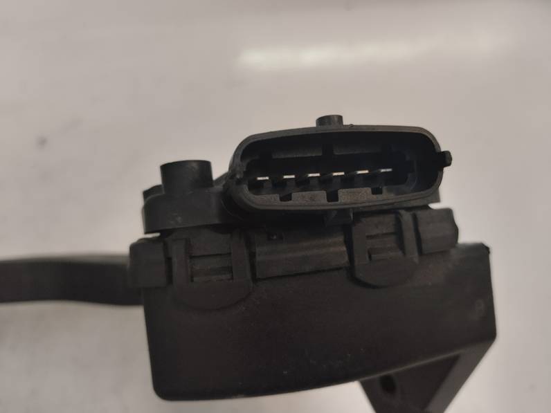 POTENCIOMETRO PEDAL KIA CEE D 2009 1.6 CRDI (116 CV)