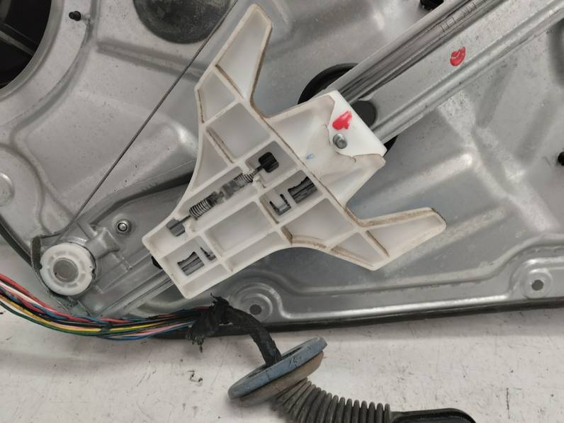 ELEVALUNAS TRASERO IZQUIERDO KIA CEE D 2009 1.6 CRDI (116 CV)