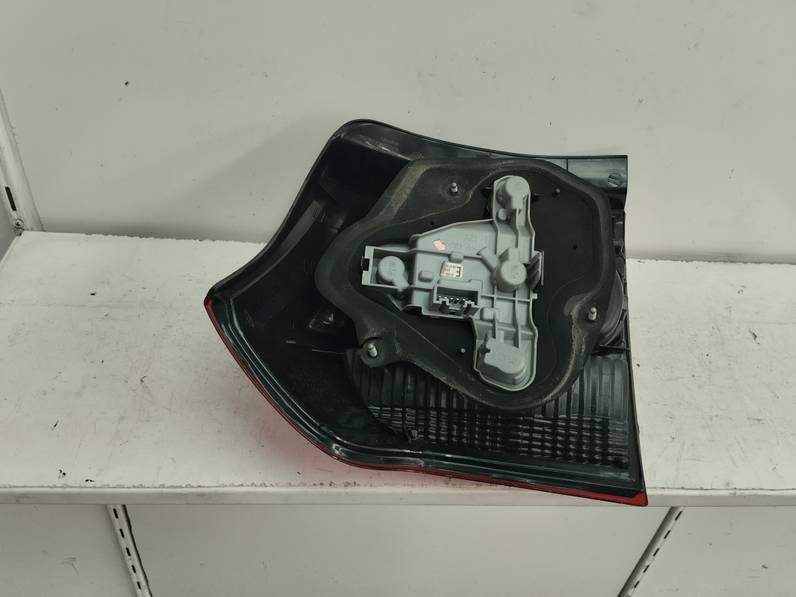 PILOTO TRASERO IZQUIERDO TOYOTA COROLLA 2006 1.6 16V (110 CV)