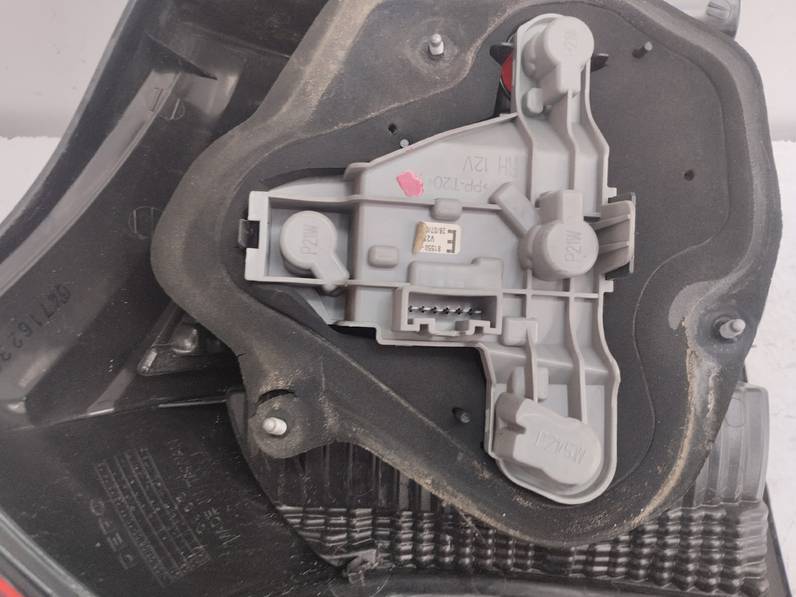 PILOTO TRASERO IZQUIERDO TOYOTA COROLLA 2006 1.6 16V (110 CV)