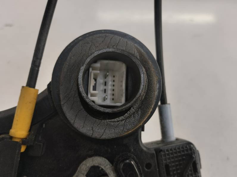 CERRADURA PUERTA TRASERA IZQUIERDA TOYOTA COROLLA 2006 1.6 16V (110 CV)