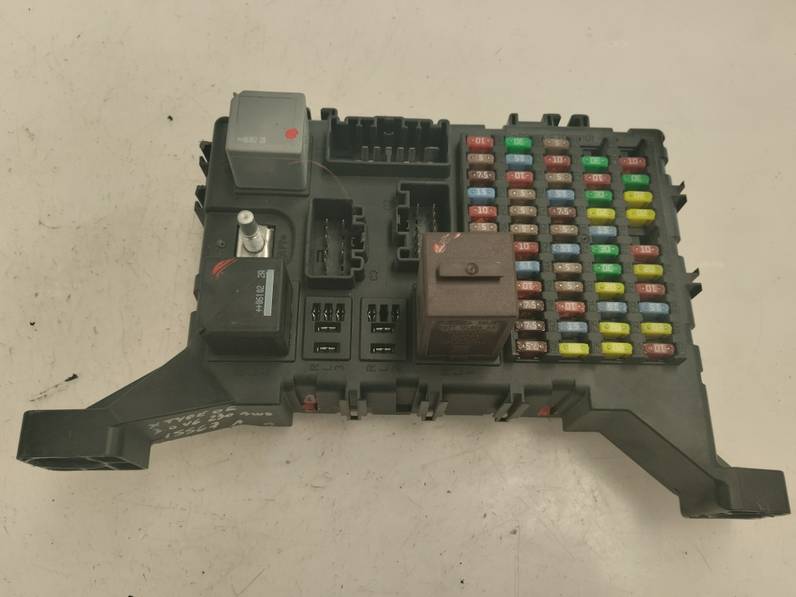 CAJA RELES FUSIBLES JAGUAR X TYPE 2006 3.0 V6 24V (230 CV)