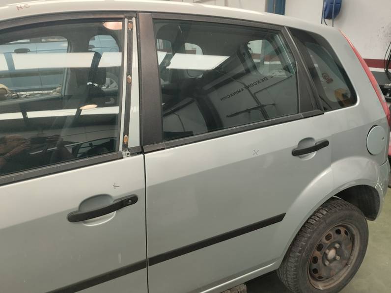 PUERTA TRASERA IZQUIERDA FORD FIESTA 2004 1.4 16V (80 CV)