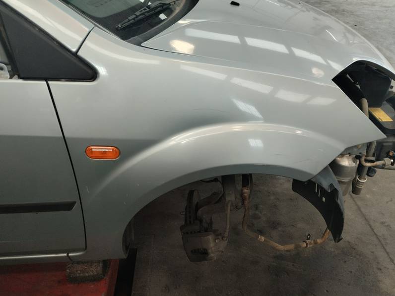 ALETA DELANTERA DERECHA FORD FIESTA 2004 1.4 16V (80 CV)