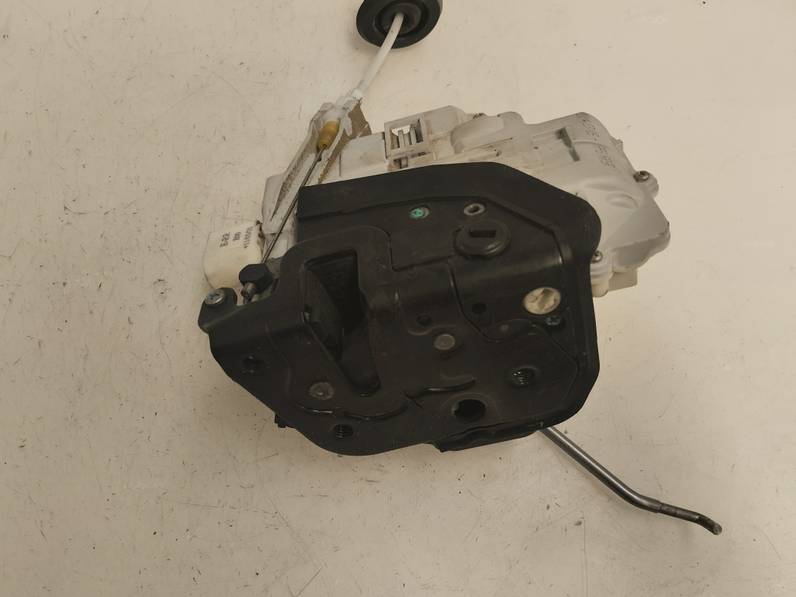 CERRADURA PUERTA TRASERA DERECHA AUDI A4 AVANT 2005 2.0 TDI (140 CV)