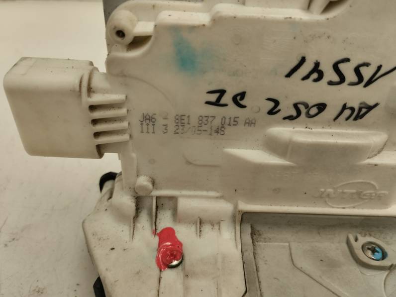 CERRADURA PUERTA DELANTERA IZQUIERDA AUDI A4 AVANT 2005 2.0 TDI (140 CV)