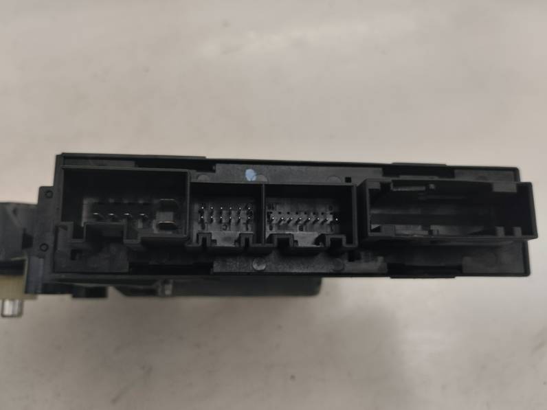 MOTOR ELEVALUNAS TRASERO DERECHO AUDI A4 AVANT 2005 2.0 TDI (140 CV)