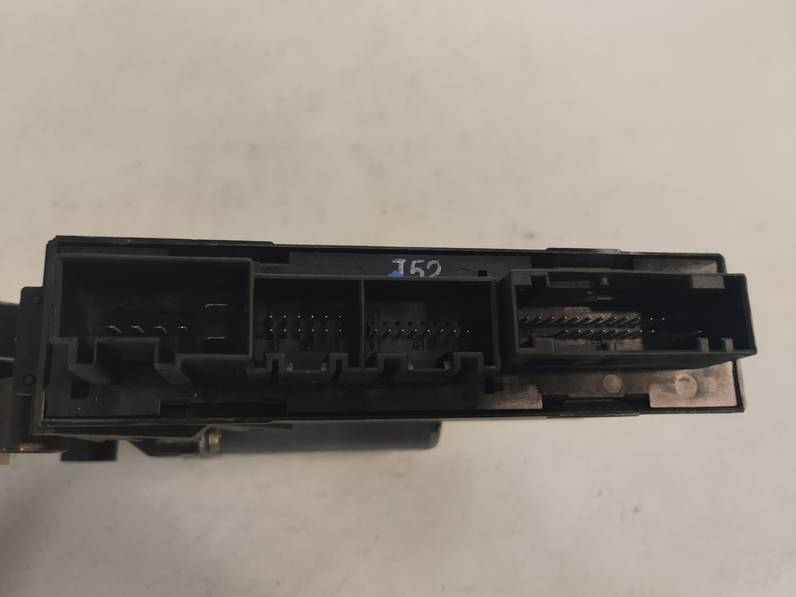 MOTOR ELEVALUNAS DELANTERO DERECHO AUDI A4 AVANT 2005 2.0 TDI (140 CV)