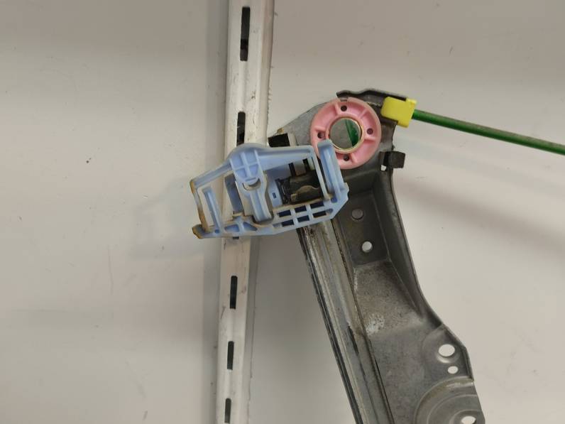 ELEVALUNAS DELANTERO DERECHO OPEL CORSA D 2007 1.4 16V (90 CV)