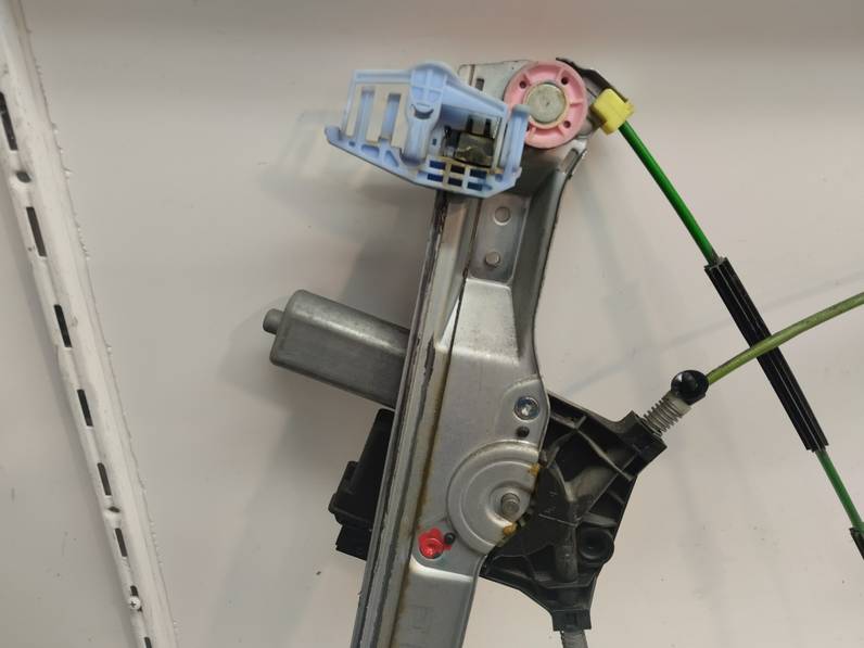 ELEVALUNAS DELANTERO IZQUIERDO OPEL CORSA D 2007 1.4 16V (90 CV)