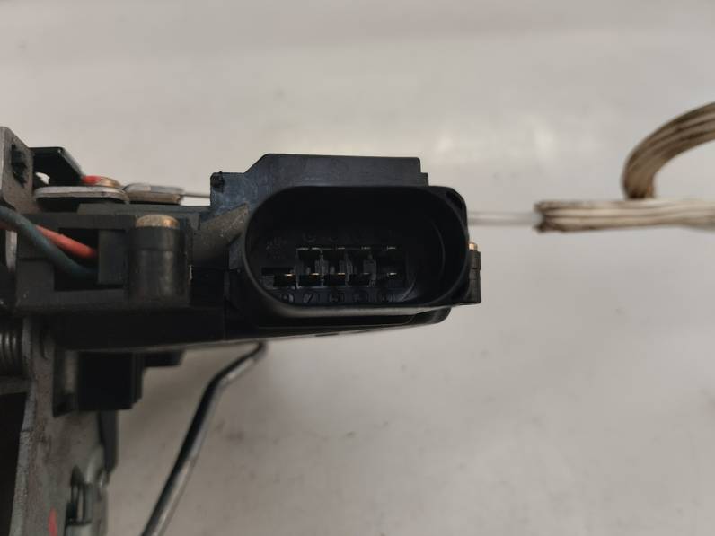 CERRADURA PUERTA DELANTERA IZQUIERDA AUDI A6 BERLINA 2003 1.9 TDI (131 CV)