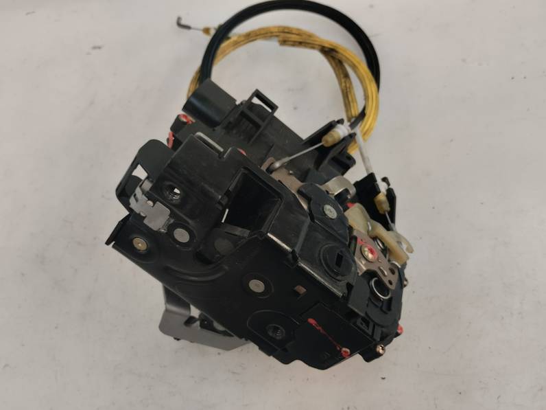 CERRADURA PUERTA TRASERA DERECHA AUDI A6 BERLINA 2003 1.9 TDI (131 CV)