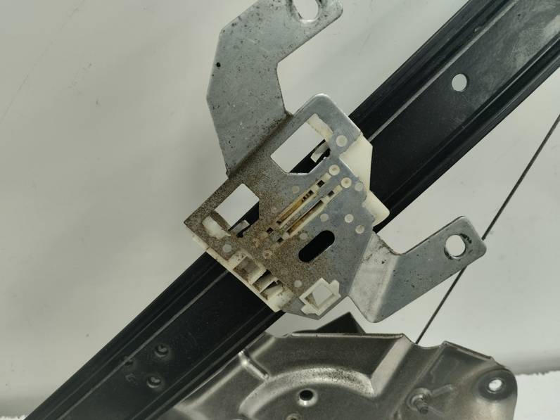 ELEVALUNAS TRASERO DERECHO AUDI A6 BERLINA 2003 1.9 TDI (131 CV)