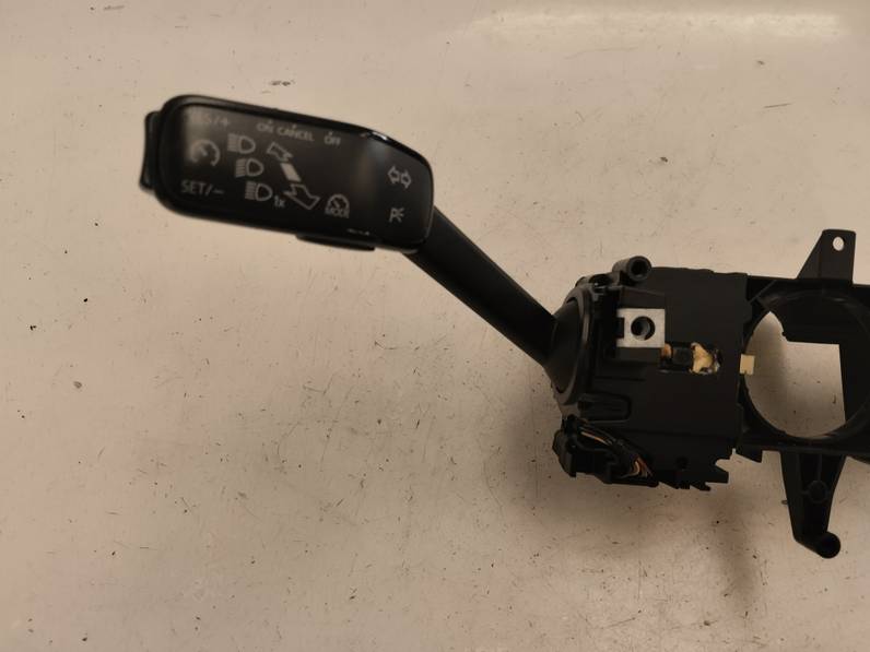 MANDO MULTIFUNCION SEAT ARONA 2018 1.6 TDI (95 CV)