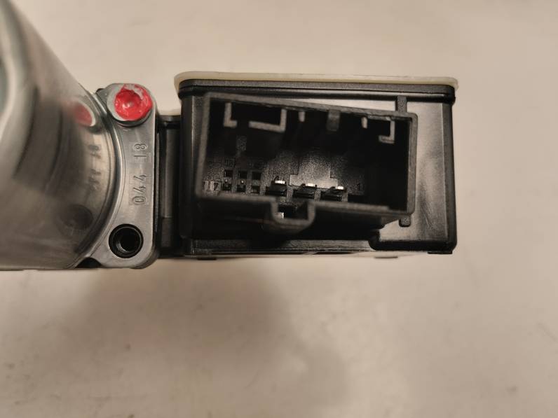 MOTOR ELEVALUNAS TRASERO DERECHO SEAT ARONA 2018 1.6 TDI (95 CV)