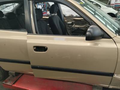 PUERTA DELANTERA DERECHA HYUNDAI ACCENT 2005 1.3 (86 CV)