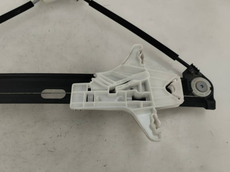 ELEVALUNAS TRASERO IZQUIERDO SEAT ARONA 2018 1.6 TDI (95 CV)