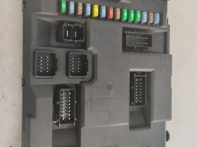 CAJA RELES FUSIBLES PEUGEOT 207 2008 1.4 HDI (68 CV)