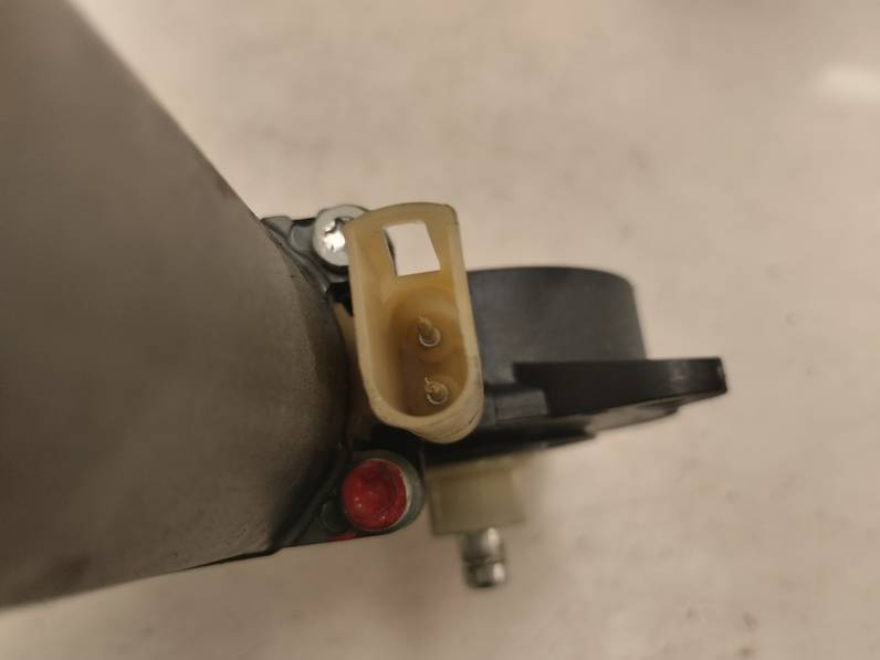 MOTOR ELEVALUNAS DELANTERO DERECHO FORD FIESTA 2008 1.4 TDCI (68 CV)