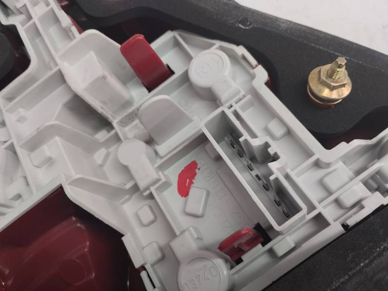 PILOTO TRASERO DERECHO FORD MONDEO BERLINA 2006 2.0 (146 CV)