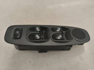 MANDO ELEVALUNAS DELANTERO IZQUIERDO HYUNDAI ACCENT 2005 1.3 (86 CV)