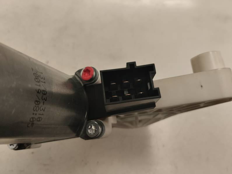 MOTOR ELEVALUNAS DELANTERO DERECHO MERCEDES CLASE A 2009 2.0 CDI (109 CV)