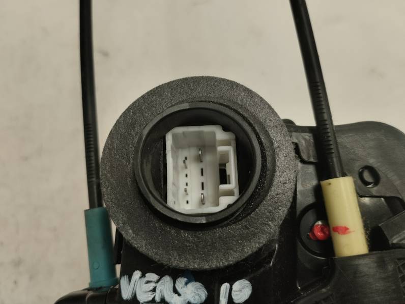 CERRADURA PUERTA TRASERA DERECHA TOYOTA VERSO 2010 2.0 D-4D (126 CV)