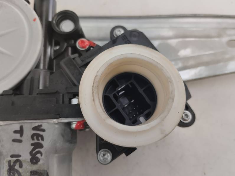 ELEVALUNAS TRASERO IZQUIERDO TOYOTA VERSO 2010 2.0 D-4D (126 CV)