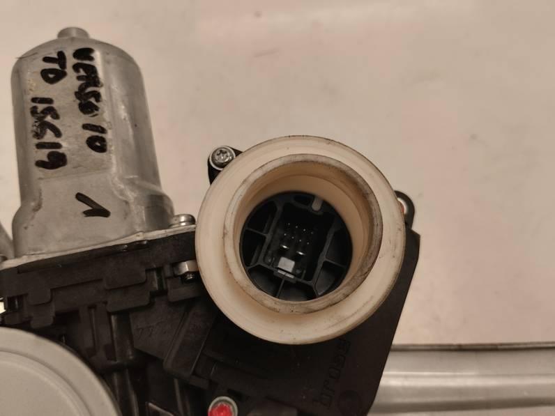 ELEVALUNAS TRASERO DERECHO TOYOTA VERSO 2010 2.0 D-4D (126 CV)