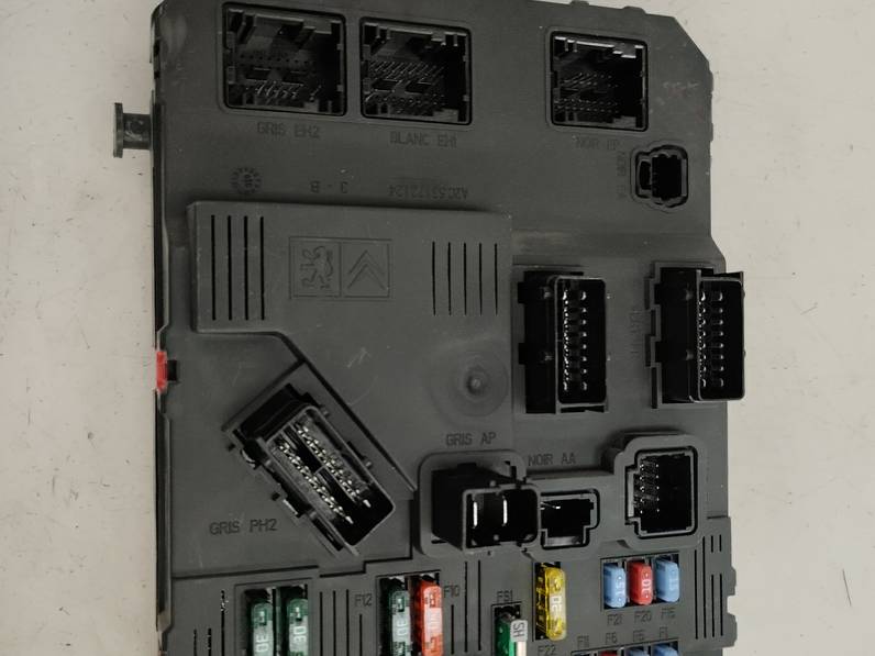 CAJA RELES FUSIBLES CITROEN XSARA PICASSO 2010 1.6 16V HDI (90 CV)