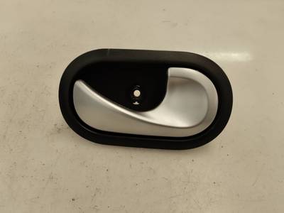 MANETA INTERIOR DELANTERA DERECHA RENAULT CLIO III 2010 1.5 DCI D (86 CV)