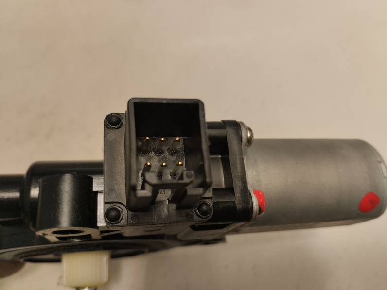 MOTOR ELEVALUNAS DELANTERO IZQUIERDO MAZDA 3 LIM 2009 2.2 TURBODIESEL (150 CV)