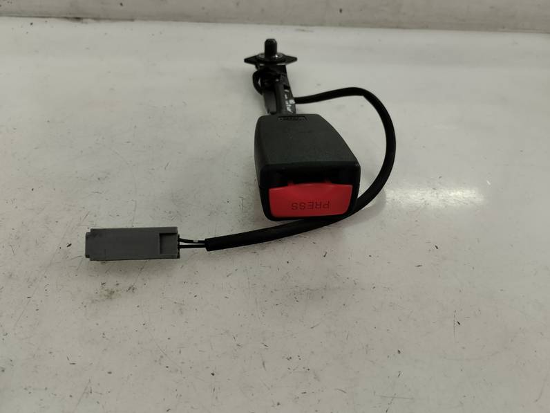 CINTURON SEGURIDAD DELANTERO DERECHO MAZDA 3 LIM 2009 2.2 TURBODIESEL (150 CV)