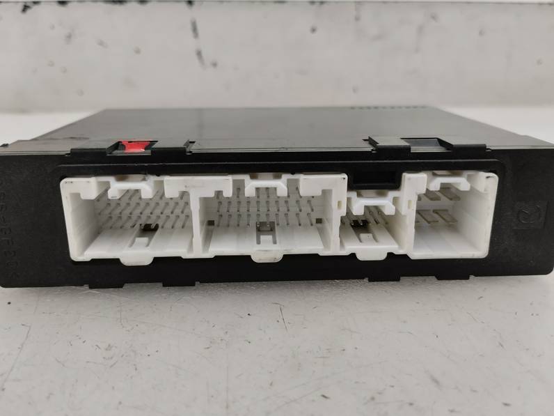 CAJA RELES FUSIBLES MAZDA 3 LIM 2009 2.2 TURBODIESEL (150 CV)