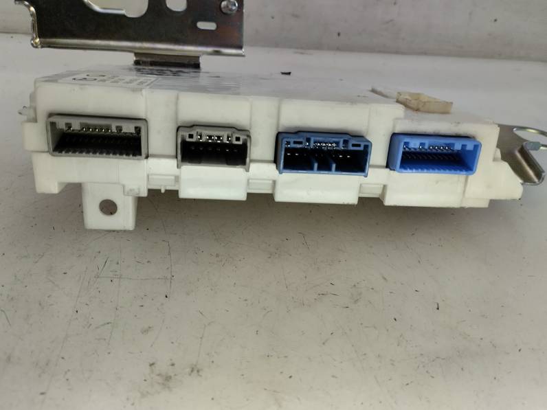 CAJA RELES FUSIBLES MAZDA 3 LIM 2009 2.2 TURBODIESEL (150 CV)