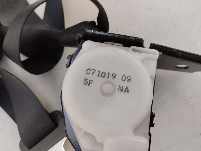 CINTURON SEGURIDAD TRASERO IZQUIERDO MAZDA 3 LIM 2009 2.2 TURBODIESEL (150 CV)