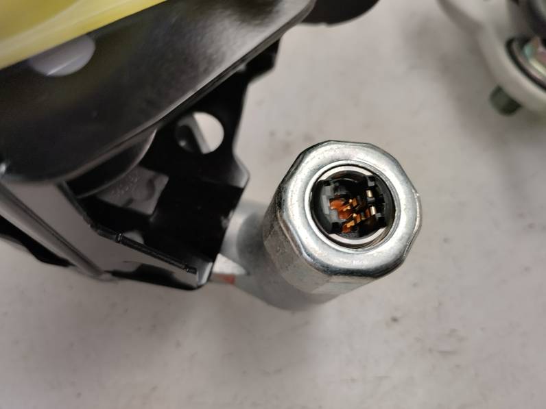 CINTURON SEGURIDAD DELANTERO DERECHO MAZDA 3 LIM 2009 2.2 TURBODIESEL (150 CV)