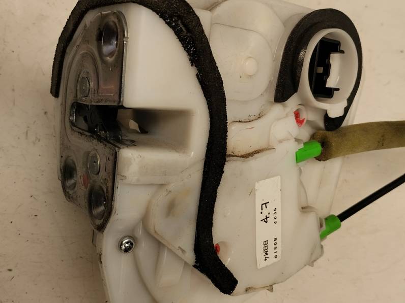 CERRADURA PUERTA TRASERA IZQUIERDA MAZDA 3 LIM 2009 2.2 TURBODIESEL (150 CV)