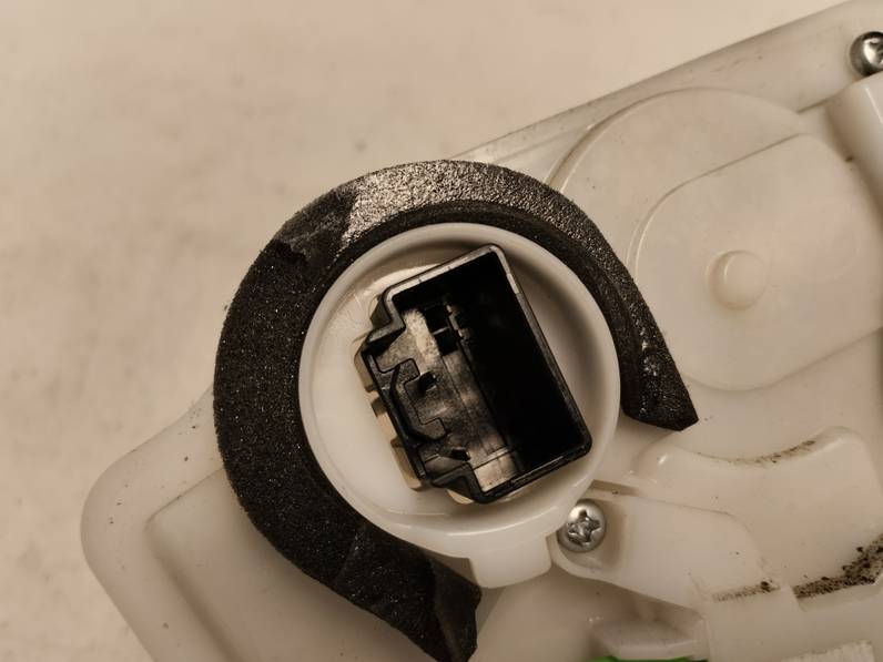 CERRADURA PUERTA DELANTERA DERECHA MAZDA 3 LIM 2009 2.2 TURBODIESEL (150 CV)